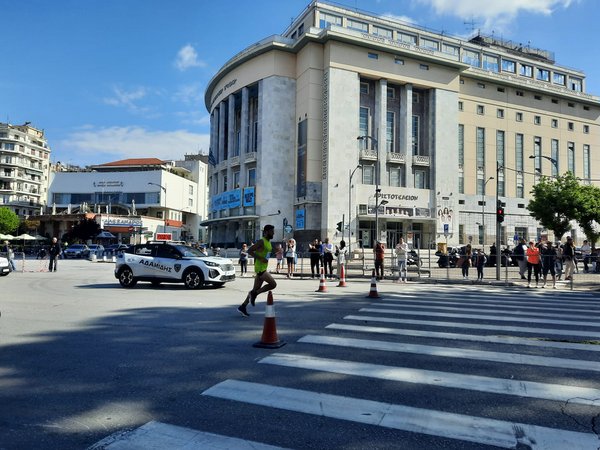 Φώτης Ζησιμόπουλος: Με “άρωμα” Αγρινίου η πρώτη θέση – Νικητής στον Μαραθώνιο Θεσσαλονίκης