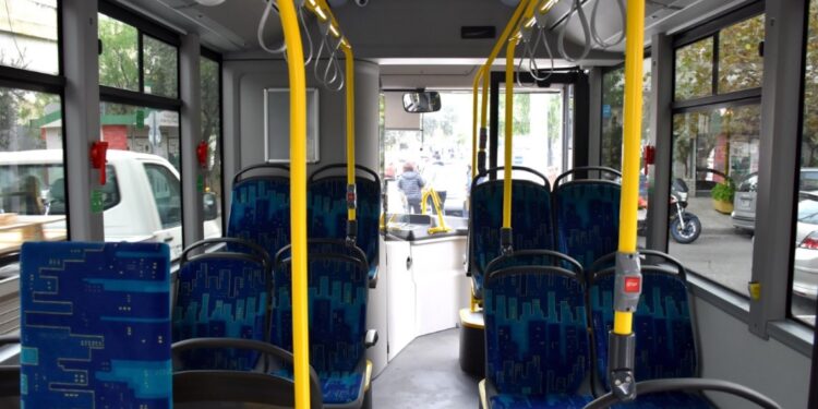 Αγρίνιο: Νεαρός επιδειξίας παρενόχλησε ανήλικη σε λεωφορείο με μαθητές