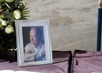 Στερνό αντίο στον Μίμη Πλέσσα