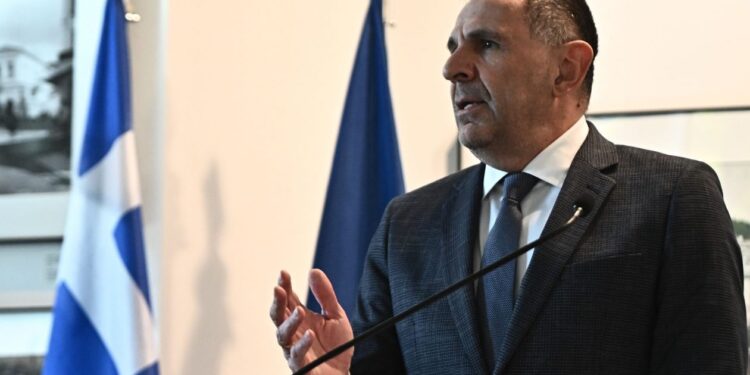 Γεραπετρίτης: «Καμία υποχώρηση στα ελληνοτουρκικά»