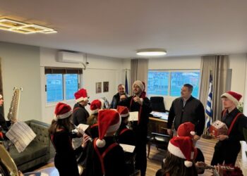 Είπε τα κάλαντα στον Δήμαρχο Ιερής Πόλης Μεσολογγίου ο Μουσικός Όμιλος «Ιωσήφ Ρωγών»