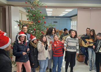 Αγρίνιο: έψαλλαν τα κάλαντα στον Δήμαρχο Αγρινίου