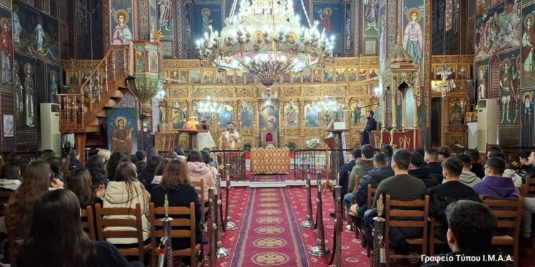 Μεσολόγγι: Υποδειγματική Θεία Λειτουργία για το ΓΕΛ Νεοχωρίου