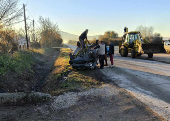 Αγρίνιο: Ι.Χ. τουμπάρισε στο Αγγελόκαστρο
