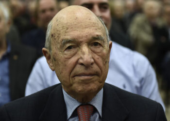 Το ΠΑΣΟΚ Αιτ/νιας αποχαιρετά τον Κ. Σημίτη