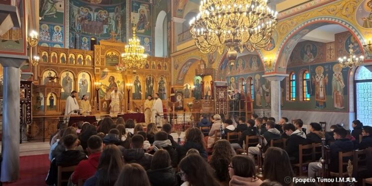 Υποδειγματική Θεία Λειτουργία για το Γυμνάσιο Καινουργίου