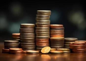 Τραπεζικές προμήθειες: Ποιες μειώνονται και ποιες παραμένουν σε ισχύ – Αναλυτικός οδηγός