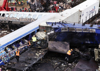 Αγρίνιο: στην κινητοποίηση για τα Τέμπη και οι κομμωτές