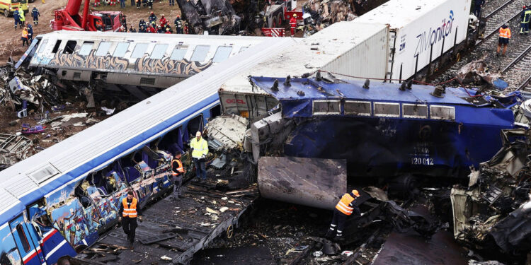 Αγρίνιο: στην κινητοποίηση για τα Τέμπη και οι κομμωτές