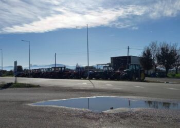 Αγρίνιο: “μπλόκο” στη διασταύρωση Λεπενούς από αγρότες