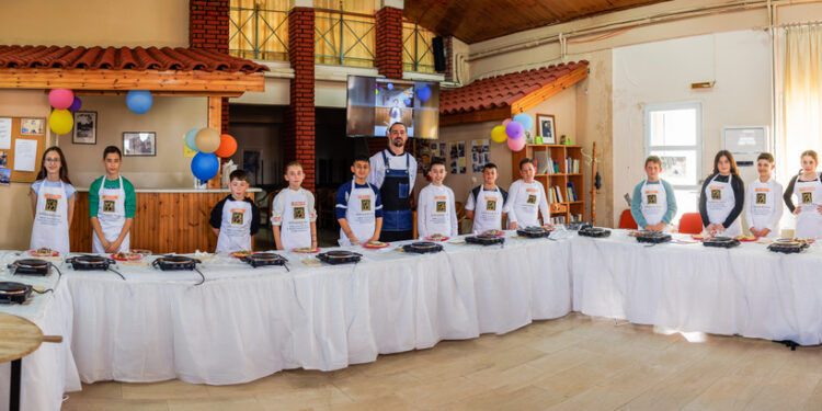 Αγρίνιο: «Μικροί μάγειρες εν δράση» σέρβιραν γεύση και χαμόγελα