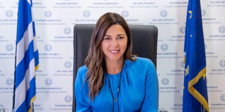 Αγρίνιο: η Σοφία Ζαχαράκη σε εκδήλωση Δημογραφικό, Οικογένεια & Παραβατικότητα Ανηλίκων