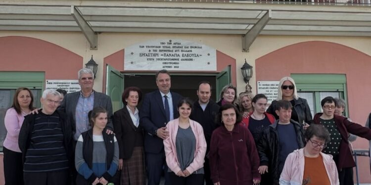 Ο Θανάσης Παπαθανάσης στις Στέγες Υποστηριζόμενης Διαβίωσης «ΑΛΚΥΟΝΗ» και «Παναγία Ελεούσα»