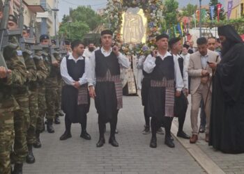 Αγρίνιο: με λαμπρότητα και τιμές η λιτάνευση της Ιερής Εικόνας του Αγίου Χριστοφόρου στους δρόμους του Αγρινίου