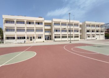 Τρία σχολεία του Αγρινίου συνδέθηκαν με φωτοβολταϊκό σταθμό  ολοκληρώνοντας έτσι την ενεργειακή αναβάθμιση τους.