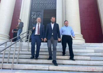 Στην Εισαγγελία ο Περιφερειάρχης, Ν. Φαρμάκης και ο Αντιπεριφερειάρχης Π.Ε. Ηλείας, Ν. Κοροβέσης, μετά από τον εντοπισμό ευρημάτων στον εσωτερικό έλεγχο του Τμήματος Μεταφορών Αμαλιάδας 