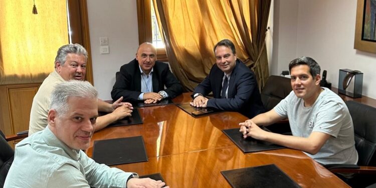 Συνάντηση Θανάση Παπαθανάση με τον Δήμαρχο Ναυπακτίας – Στο επίκεντρο η ανάπτυξη και η καθημερινότητα της περιοχής