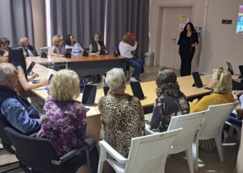 Π.Δ.Ε.: Η τρίτη ηλικία στην εποχή της τεχνολογίας – Ξεκινά πιλοτική δράση σε Πάτρα, Αγρίνιο και Πύργο