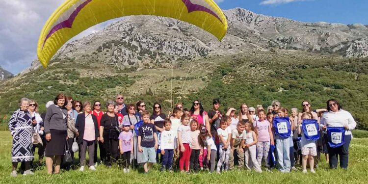 Με επιτυχία ολοκληρώθηκε ο Περιφερειακός Αγώνας Αποστάσεων Αλεξιπτώτου Πλαγιάς Β’ Κατηγορίας «Ιωακείμ Σκόνδρας» στον Εμπεσό – Τρεις ημέρες, δεκάδες εντυπωσιακές πτήσεις από το όρος Καλάνα