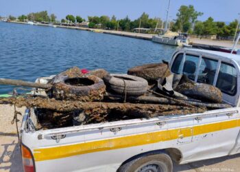 Περιβαλλοντική δράση καθαρισμού του Λιμανιού Μεσολογγίου από εθελοντές δύτες