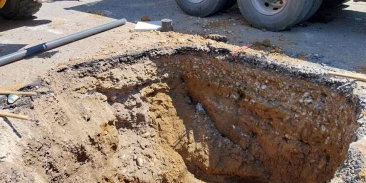 ΔΕΥΑ Αγρινίου : εντοπίστηκαν οι βλάβες που άφησαν 4 μέρες χωρίς νερό την Ι. Σταΐκου και 14ης Σεπτεμβρίου. Δείτε FOTO