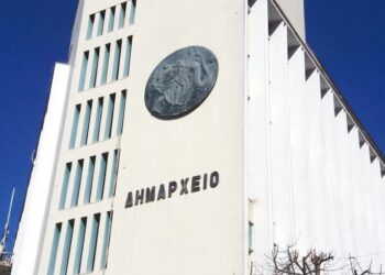 Ο Δήμαρχος Αγρινίου δεν μπορεί να κάνει ζάφτι την παράταξη του. Ποιον θέλει για δήμαρχο; Μήπως υπάρχει τρίτο πρόσωπο που θα αναγκαστούν να τον βάλουν μπροστά για να μην χαθεί ο δήμος;
