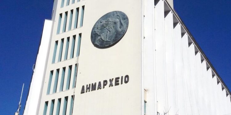 Ο Δήμαρχος Αγρινίου δεν μπορεί να κάνει ζάφτι την παράταξη του. Ποιον θέλει για δήμαρχο; Μήπως υπάρχει τρίτο πρόσωπο που θα αναγκαστούν να τον βάλουν μπροστά για να μην χαθεί ο δήμος;