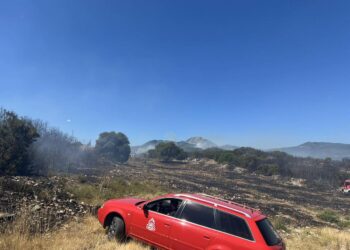 Έσβησε η φωτιά στον Ταξιάρχη Θέρμου. Σε επιφυλακή οι πυροσβέστες για το φόβο αναζωπύρωσης