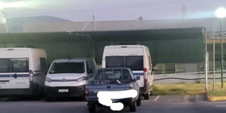 Αγρίνιο: η μητέρα και οι παππούδες μετέφεραν το άτυχο κοριτσάκι στο νοσοκομείο. Στην Α.Δ. Ακαρνανίας το μοιραίο όχημα από το οποίο έχασε τη ζωή του