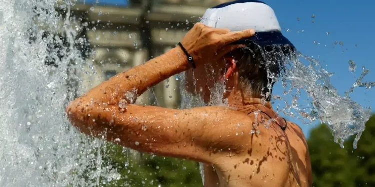 Καιρός: Εκρηκτικό «κοκτέιλ» ζέστης και ενισχυμένων ανέμων μετά το διήμερο δροσιάς – «Πορτοκαλί» συναγερμός για εκδήλωση φωτιάς την Κυριακή