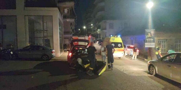 Σοκ στο Αγρίνιο: Νεκρή η γυναίκα που έπεσε από μπαλκόνι πολυκατοικίας στον 4ο όροφο