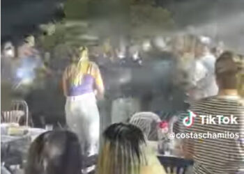 Σιταράλωνα Θέρμου: μπουνιές και καρεκλιές σε πανηγύρι με την Γωγώ Τσαμπά ΔΕΙΤΕ VIDEO