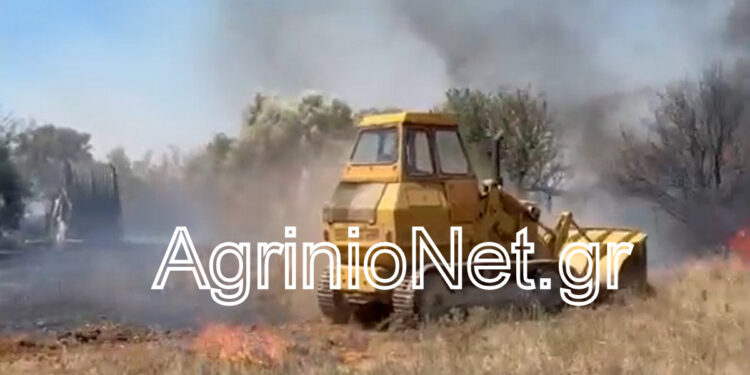 Παλιάμπελα Βόνιτσας: στη μάχη με τις φλόγες εναέρια μέσα και μηχανήματα της Περιφέρειας. Στη σημείο ο αντιπεριφερειάρχης Θ. Μαυρομμάτης VIDEO