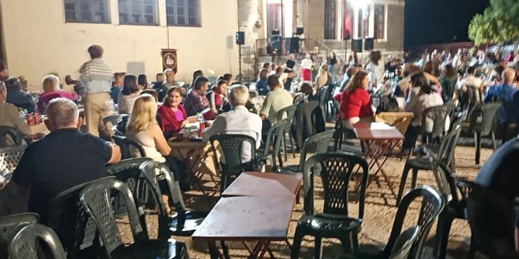 Χαμός στο 1ο αντάμωμα των Μεγαλοχωριτών στην Μεγάλη Χώρα.