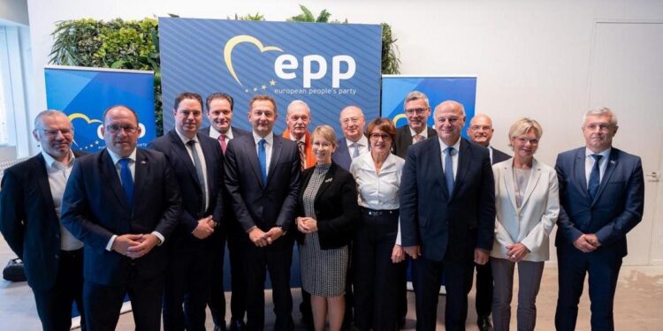 Λιγότερη γραφειοκρατία και μεγαλύτερη ευελιξία πρότεινε ο Κώστας Τσιάρας στην εφαρμογή της Κοινής Αγροτικής Πολιτικής, στο Συμβούλιο Υπουργών Γεωργίας & Αλιείας στις Βρυξέλλες