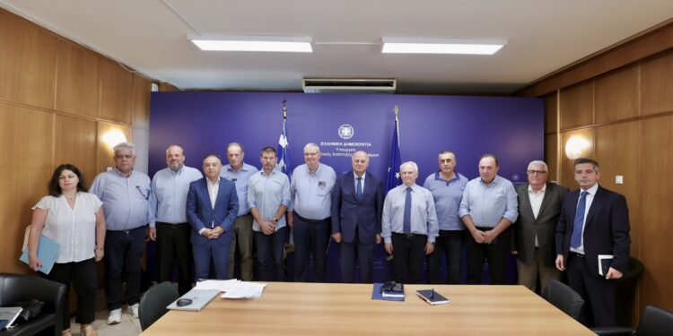  Σύσκεψη Κώστα Τσιάρα με Περιφερειάρχες για την ευλογιά – Σχέδιο δέκα ημερών με σταθμούς απολύμανσης σε οδικούς άξονες και αυστηροποίηση μέτρων