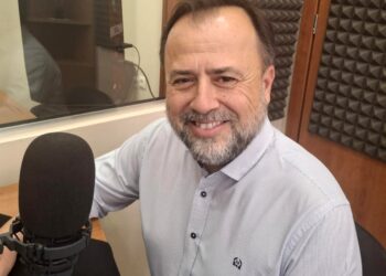 Λίνος Μπλέτσας: εφ όλης της ύλης συνέντευξη για Τριχωνίδα, ενεργειακή κοινότητα, κλιματική αλλαγή, χρέη ΤΟΕΒ. ΔΕΙΤΕ VIDEO