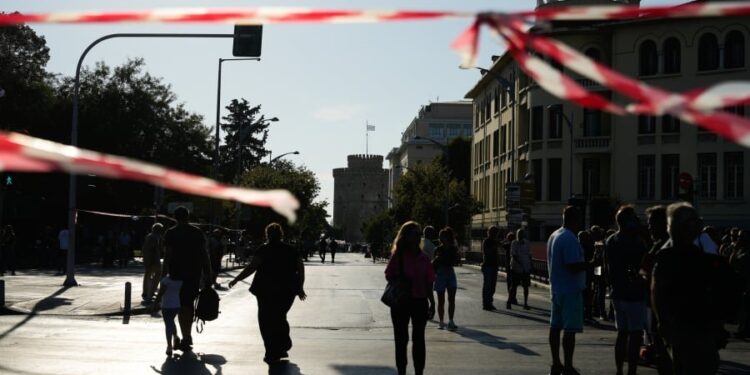 Τα «ψιλά γράμματα» στα μέτρα της ΔΕΘ – Τα κενά, οι ξεχασμένοι και η ακρίβεια