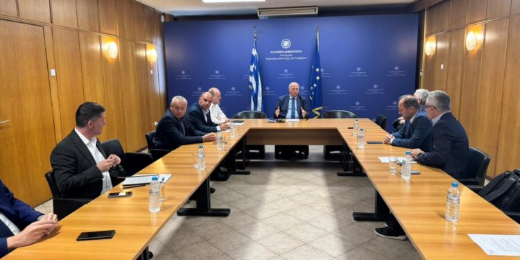 Συνάντηση Κώστα Τσιάρα με τη Διεπαγγελματική Οργάνωση Βάμβακος: Συντονισμένες δράσεις για τη στήριξη του βαμβακιού