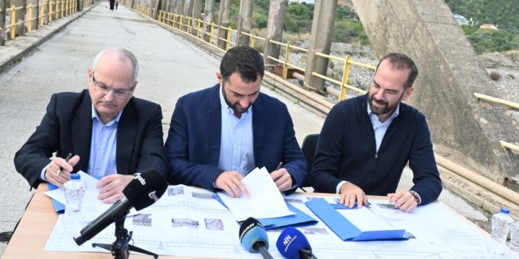 Ξεκινά το έργο αποκατάστασης της ιστορικής Γέφυρας του Μόρνου από τις Περιφέρειες Στερέας και Δυτικής Ελλάδας