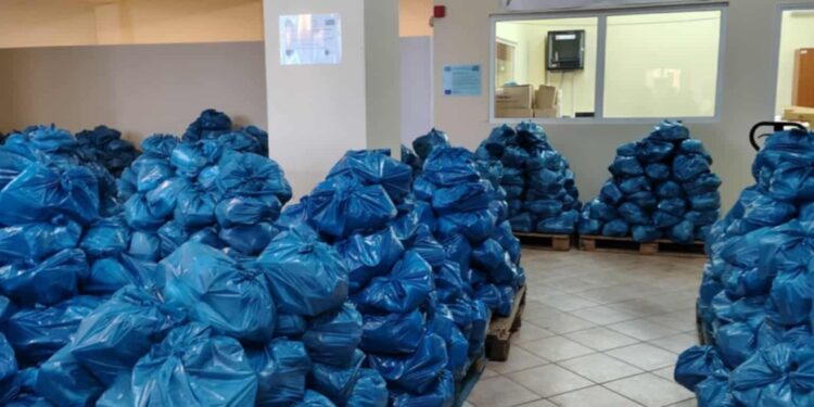 Διανομή τροφίμων από τη Διεύθυνση Κοινωνικής Προστασίας του Δήμου Αγρινίου