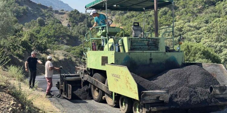 Δήμος Αμφιλοχίας : Ολοκληρώθηκε από το έργο ασφαλτόστρωσης αγροτικού δρόμου μήκους 4 χλμ στην Τοπική Κοινότητα Πετρώνας