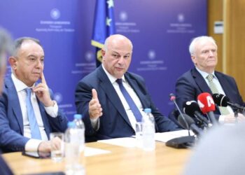 Συνεδρίασε, παρουσία του Κώστα Τσιάρα, η Επιστημονική Επιτροπή για την αντιμετώπιση της ευλογιάς