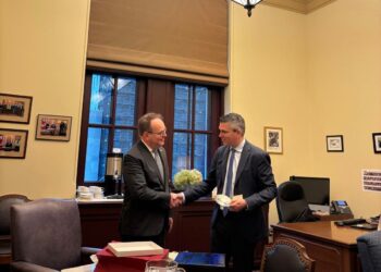 Συνάντηση του Υπουργού Υποδομών και Μεταφορών Χρίστου Δήμα με τον Υπουργό Μεταφορών του Καναδά Steven MacKinnon