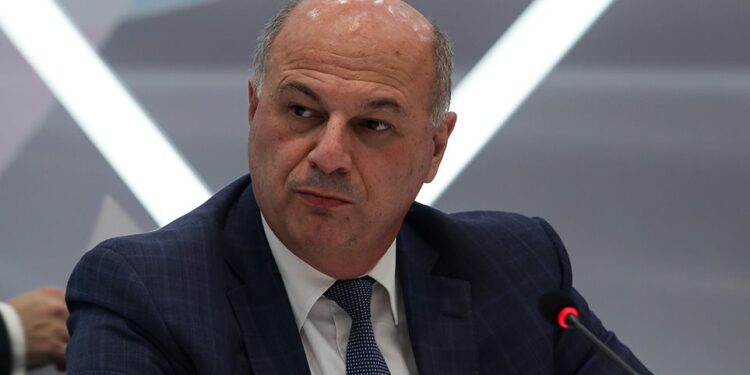 Ο Υπουργός Αγροτικής Ανάπτυξης Κώστας Τσιάρας μιλά για την ευλογιά και τα μέτρα βιοασφάλειας για τη διάσωση της ελληνικής κτηνοτροφίας.