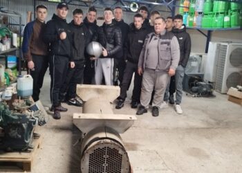 Εκπαιδευτική επίσκεψη από το 1ο ΕΠΑ.Λ. Αγρινίου στο παγοδρόμιο της «Μαγικής Αυλής» στο Αγρίνιο