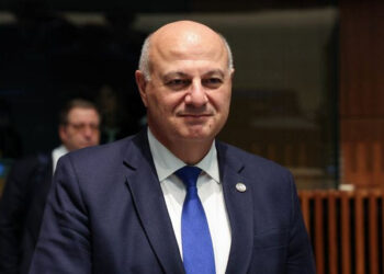 Κώστας Τσιάρας: «Καμία χώρα που επέλεξε τον εμβολιασμό δεν εξάλειψε την ευλογιά» – Απάντηση στις αιτιάσεις της αντιπολίτευσης