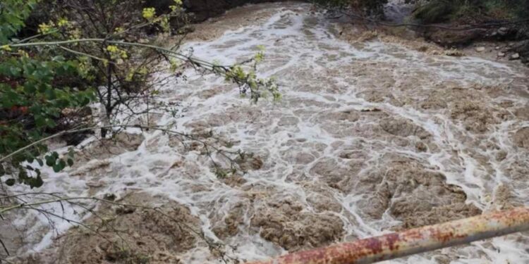 Αγρίνιο: η μεγάλη νεροποντή πλημμύρισε δρόμους και αγροτικές εκτάσεις VIDEO FOTO