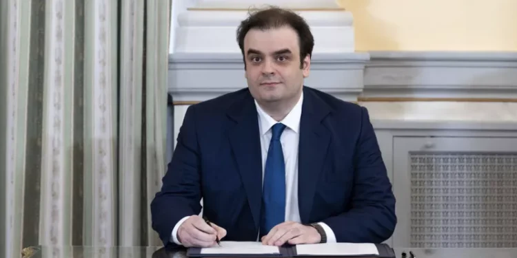 Έγκληση–μήνυση του ΥΠΕΘΟΟ και Πιερρακάκη για παραπλανητική διαφήμιση deepfake στο Facebook