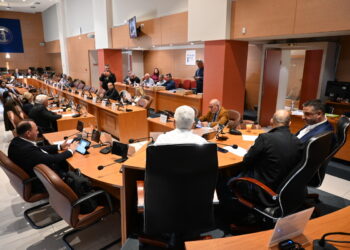 Ομόφωνη αντίθεση του Περιφερειακού Συμβουλίου στην απόφαση για το κλείσιμο των υποκαταστημάτων ΕΛΤΑ